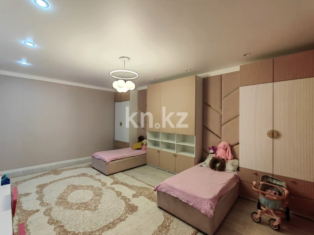 Продажа 4-комнатной квартиры, 143 м², мкр. Голубые Пруды, дом  5/4 в Караганде - фото 17