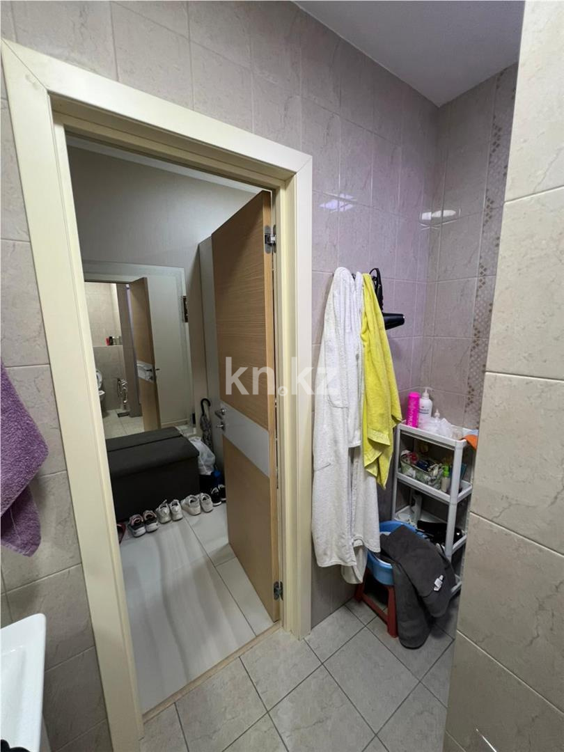 Продажа 4-комнатной квартиры, 150 м², ул. Аманжолова в Караганде - фото 14