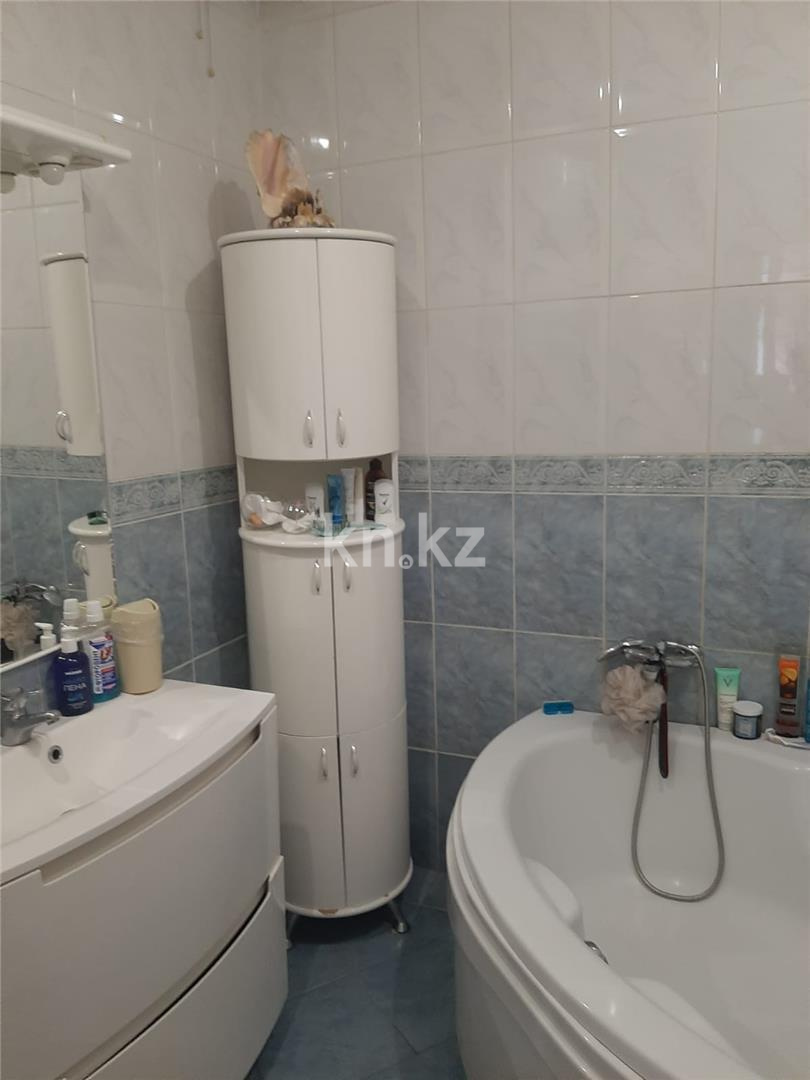 Продажа 3-комнатной квартиры, 78 м², пр. Назарбаева, дом  18 в Караганде - фото 9