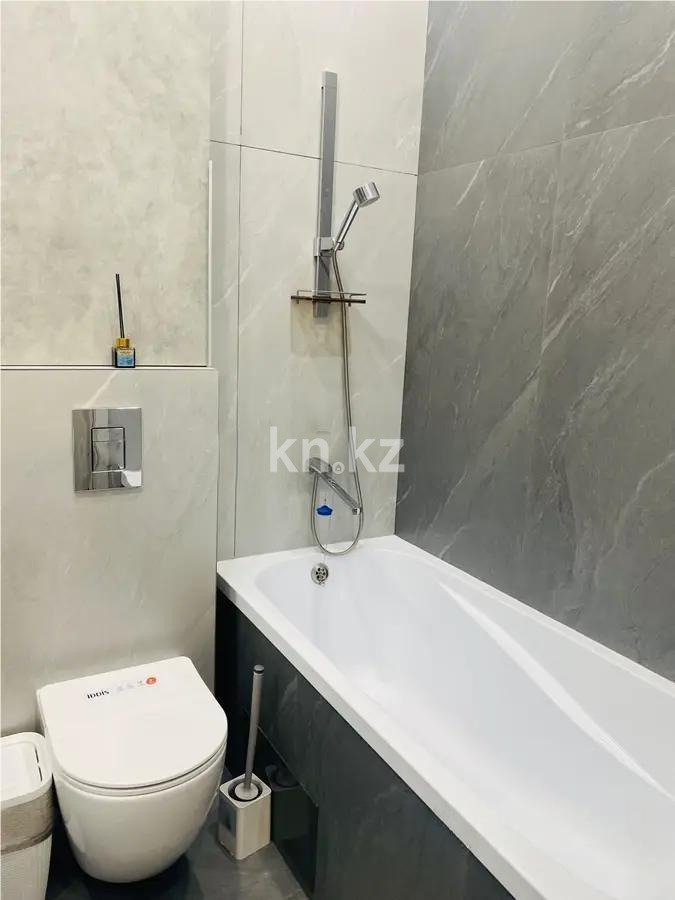 Продажа 2-комнатной квартиры, 60 м², 067 учетный квартал, дом  456/5 в Караганде - фото 4