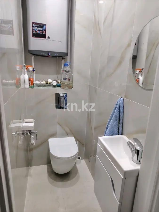 Продажа 2-комнатной квартиры, 70 м², ул. Момышулы, дом  28 в Караганде - фото 6