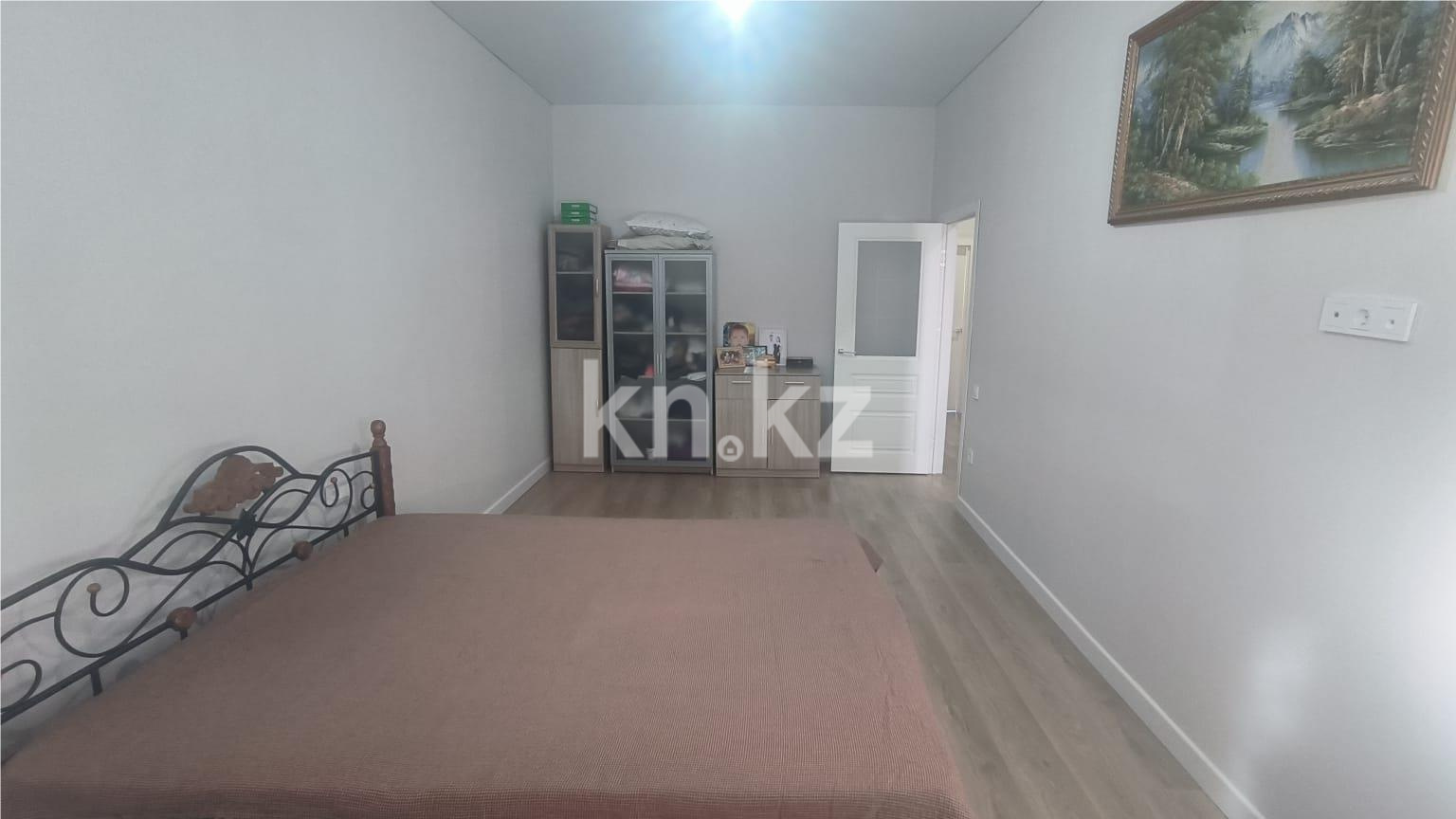 Продажа 3-комнатной квартиры, 82 м², ул. Муканова в Караганде - фото 4