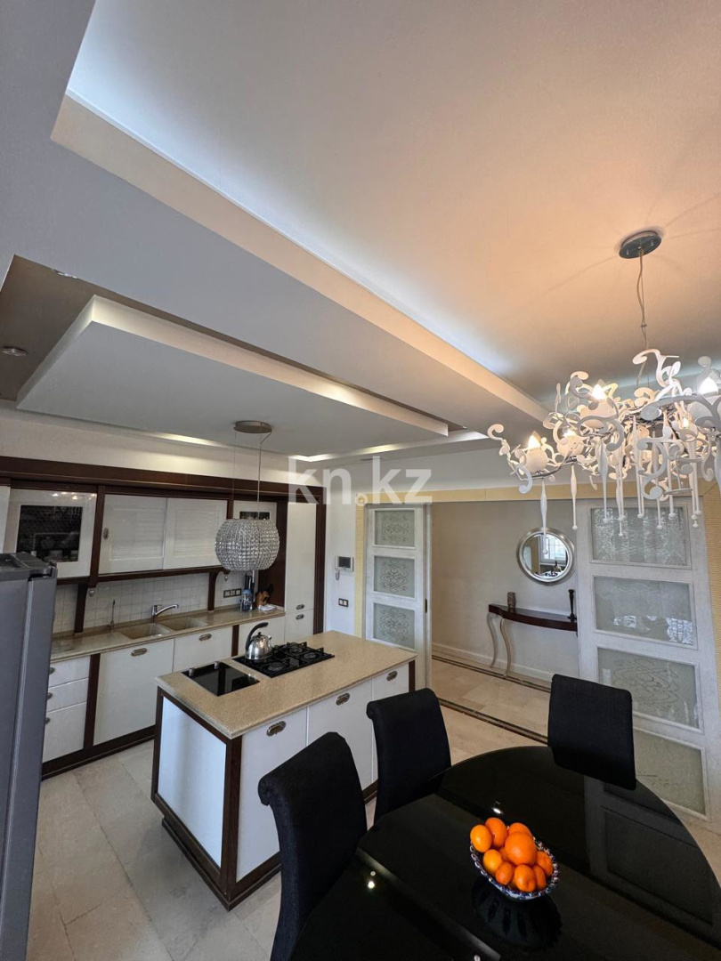 Продажа 5-комнатной квартиры, 206.5 м² в Астане - фото 3
