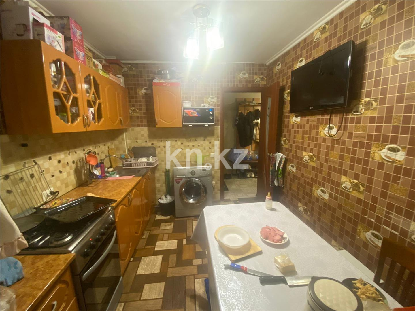 Продажа 3-комнатной квартиры, 63 м², ул. Муканова, дом  18 в Караганде - фото 7