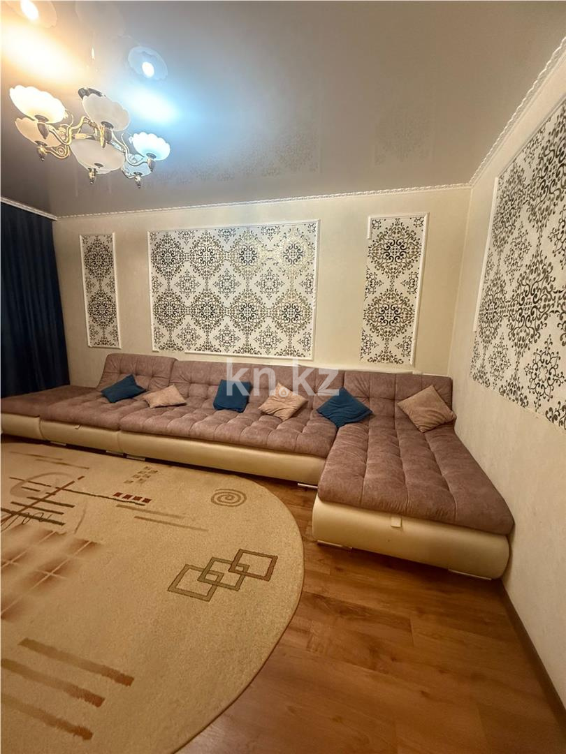 Продажа 3-комнатной квартиры, 82 м², ул. Сарыарка в Караганде