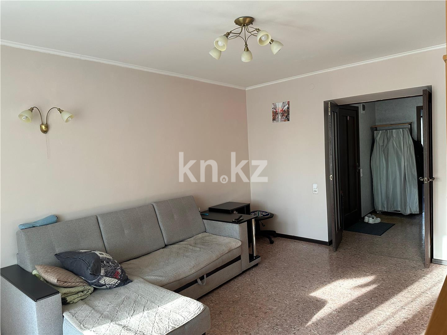 Продажа 3-комнатной квартиры, 56 м², ул. Аманжолова в Караганде - фото 3