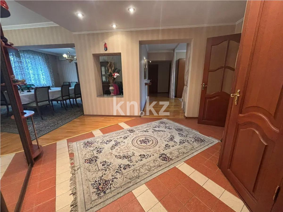 Продажа 4-комнатной квартиры, 138 м², ул. Мауленова, дом  120 в Алматы