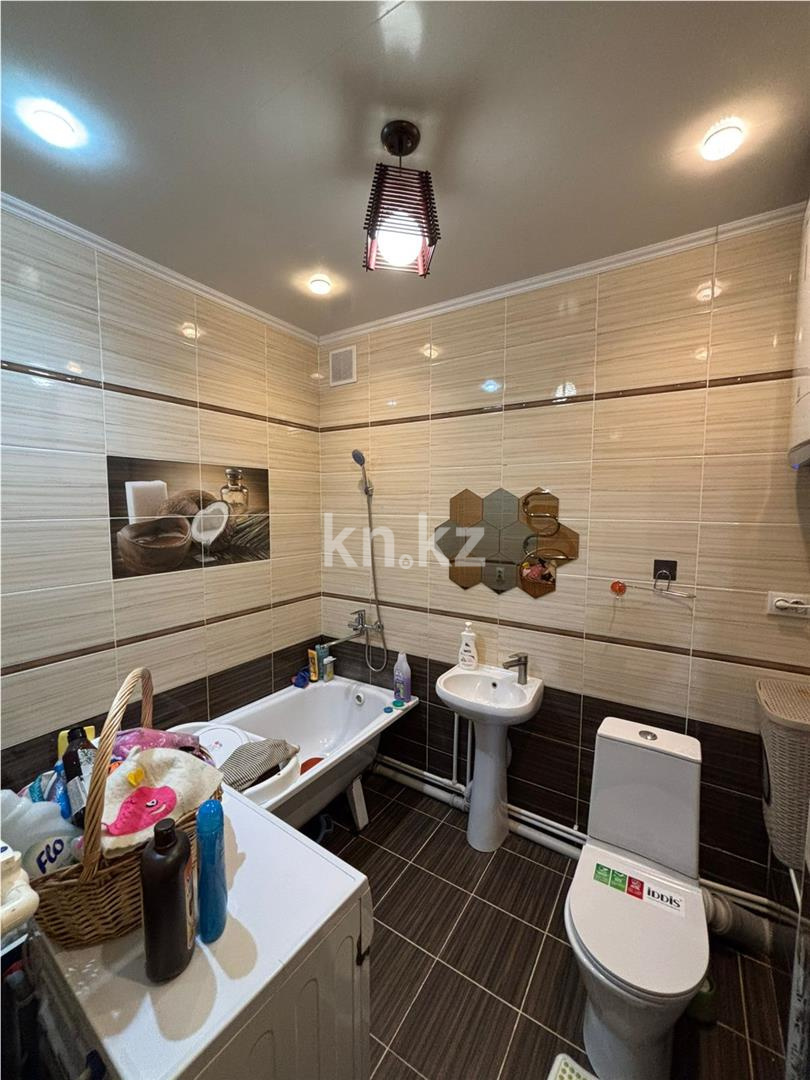 Продажа 3-комнатной квартиры, 80 м², ул. Сарыарка в Караганде - фото 9