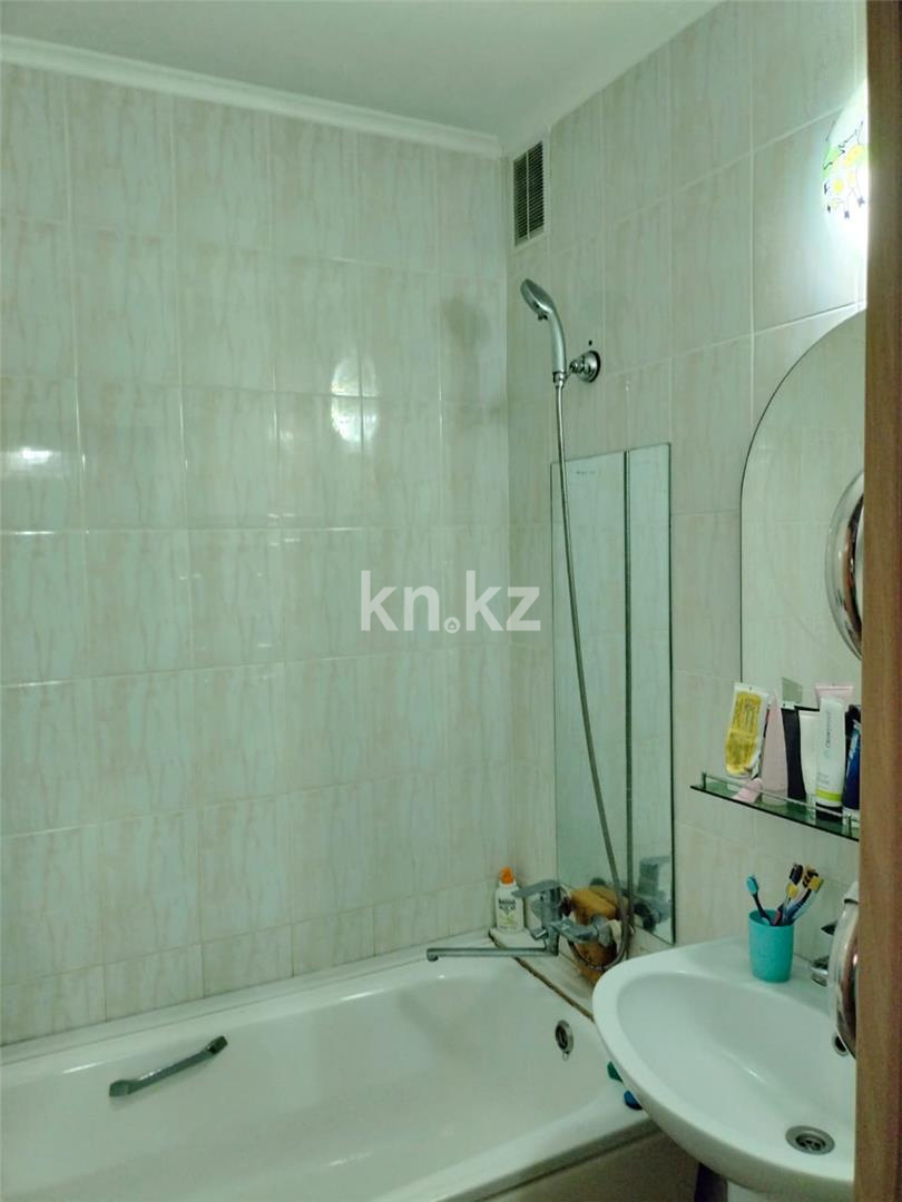 Продажа 3-комнатной квартиры, 63 м², мкр. Восток-3 в Караганде - фото 9