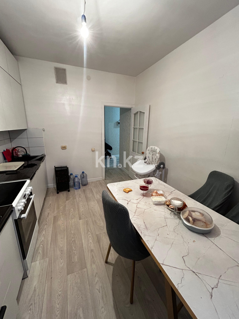 Продажа 2-комнатной квартиры, 60 м², ул. Сарыарка, дом  31 в Караганде - фото 8