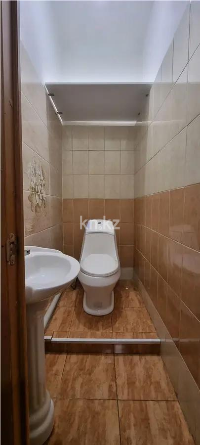 Продажа 3-комнатной квартиры, 55 м², 1 мкр., дом  69 в Алматы - фото 5