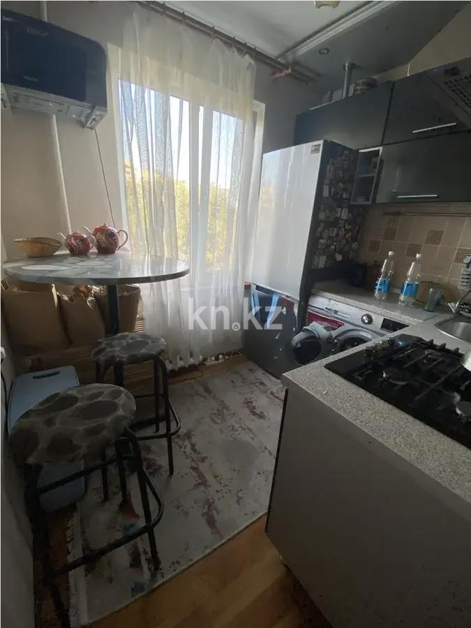 Продажа 3-комнатной квартиры, 60 м², мкр-н Аксай-2, дом  23 в Алматы - фото 4