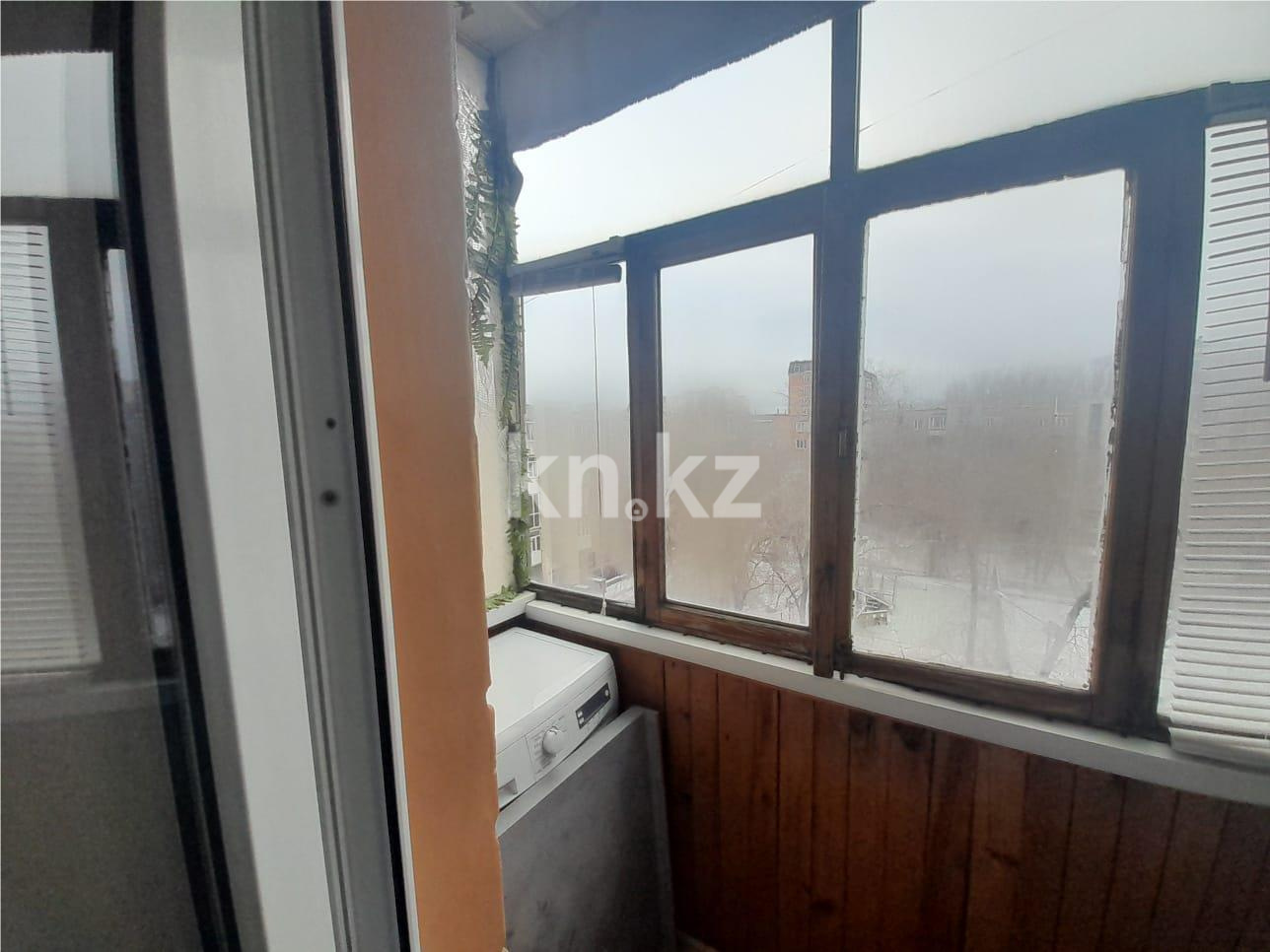 Продажа 3-комнатной квартиры, 57 м², ул. Аманжолова, дом  43 в Караганде - фото 12