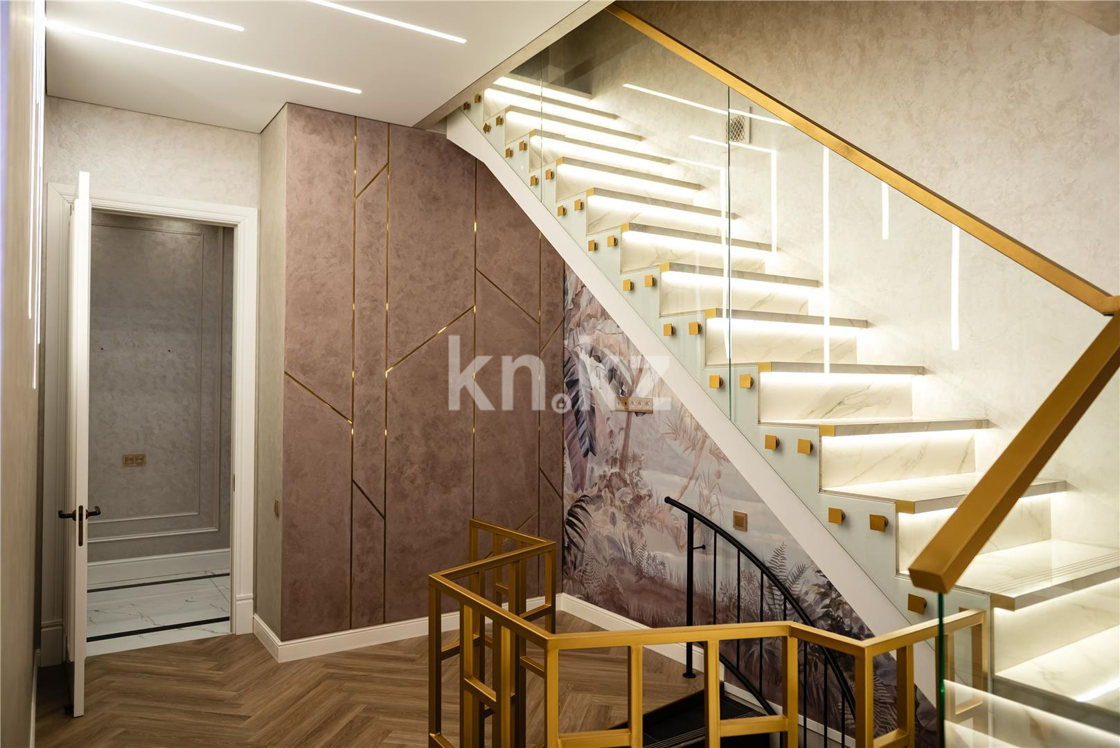 Продажа 6-комнатной квартиры, 345 м², ул. Муканова, дом  53 в Караганде - фото 41