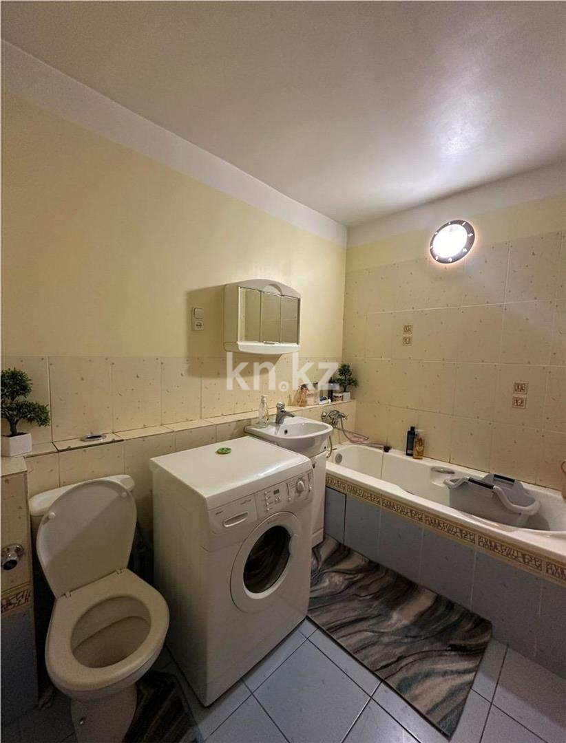 Продажа 2-комнатной квартиры, 53 м², ул. Ержанова в Караганде - фото 5