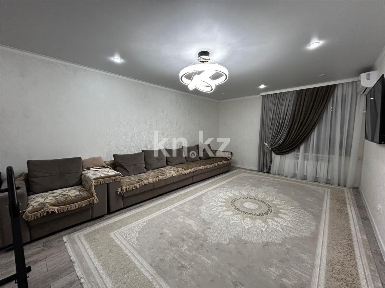 Продажа 3-комнатной квартиры, 94 м², ул. Муканова в Караганде - фото 2