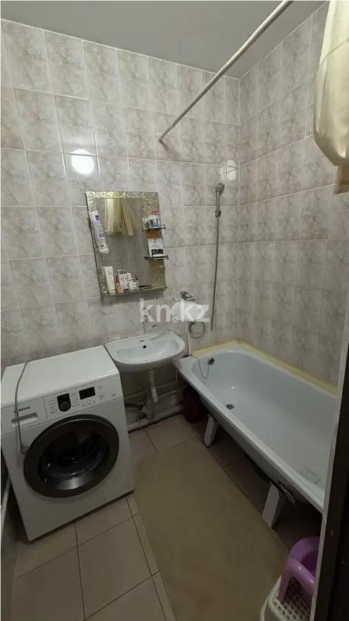 Продажа 1-комнатной квартиры, 43 м², пр. Шахтеров, дом  25 в Караганде - фото 3