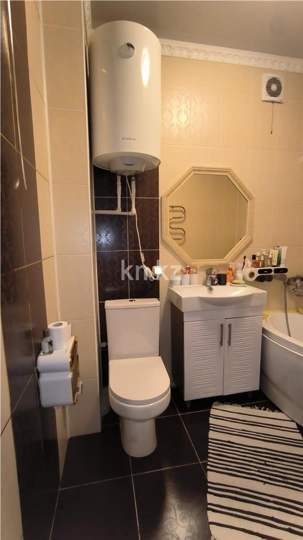 Продажа 3-комнатной квартиры, 81 м², ул. Сарыарка в Караганде - фото 13