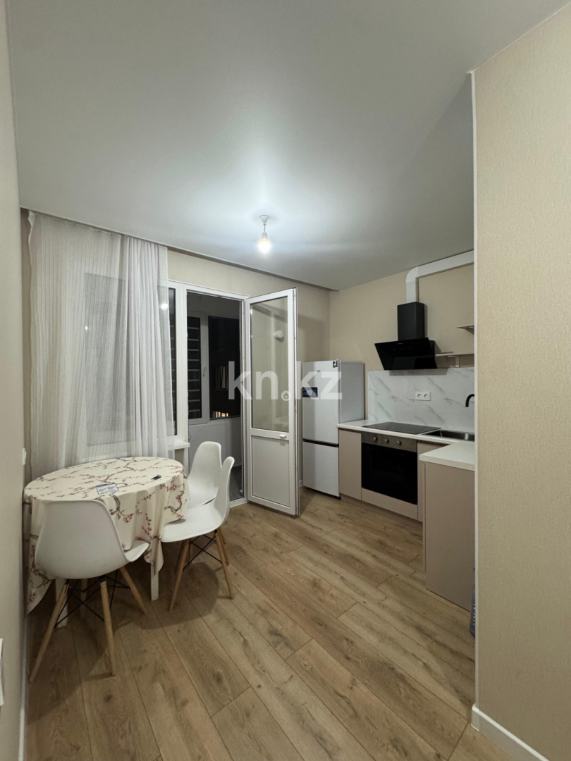Аренда 1-комнатной квартиры, 40 м² в Астане