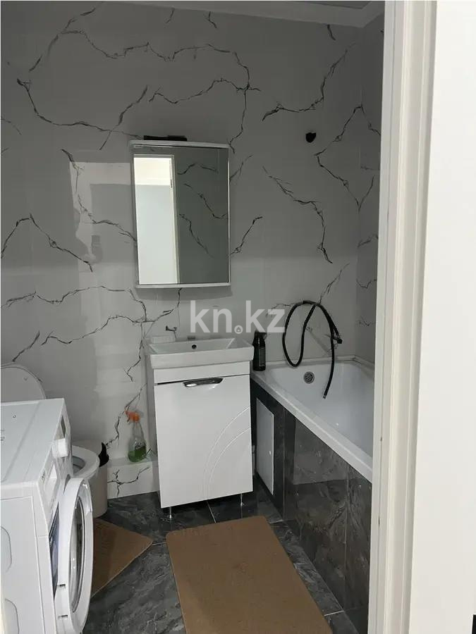Продажа 1-комнатной квартиры, 40 м², ул. Нажимеденова, дом  64 в Астане - фото 3