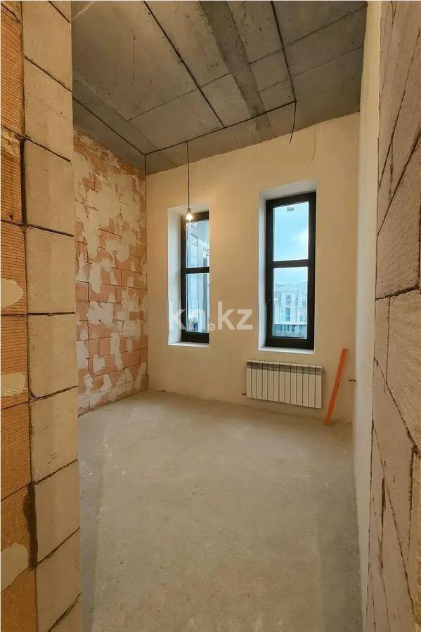 Продажа 3-комнатной квартиры, 130 м², ул. Аманжолова, дом  22 в Астане - фото 3