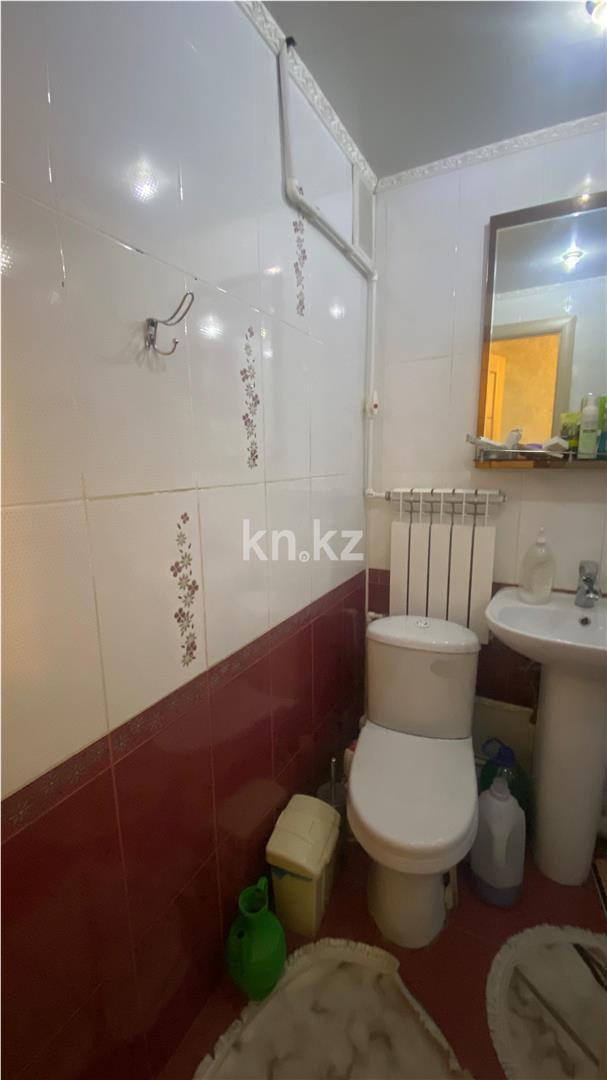 Продажа 4-комнатной квартиры, 61 м², ул. Муканова в Караганде - фото 11