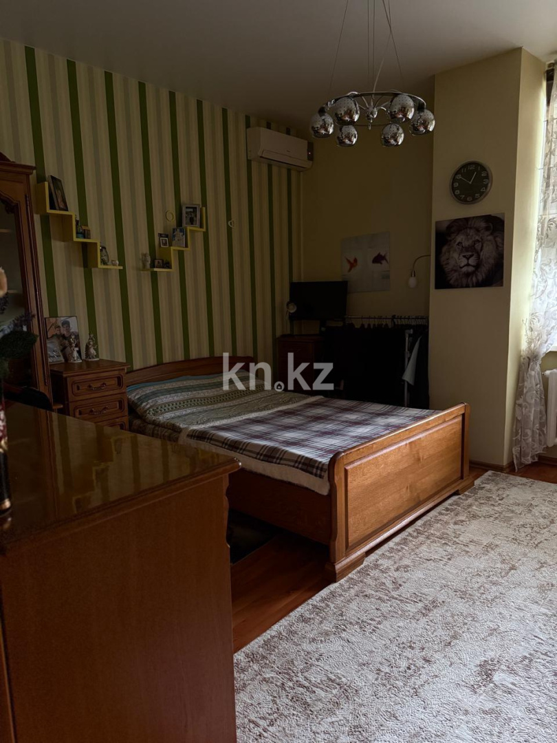 Продажа 3-комнатной квартиры, 135.4 м², ул. Аманжолова в Караганде - фото 5