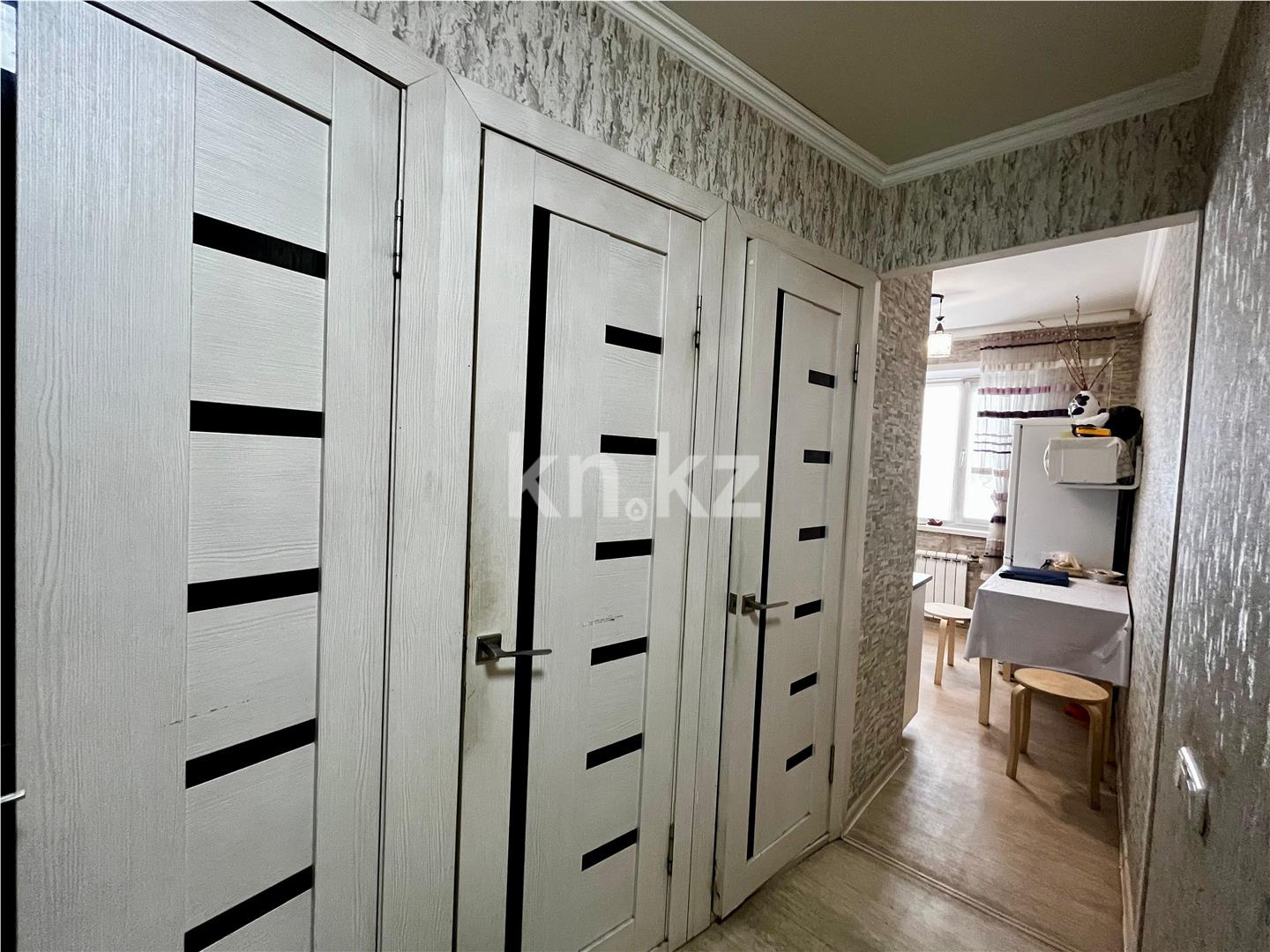 Продажа 3-комнатной квартиры, 62 м², мкр-н 16 в Караганде - фото 11