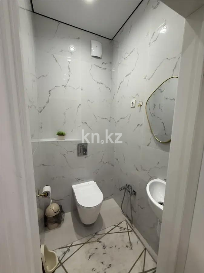 Продажа 3-комнатной квартиры, 92 м², ул. Муканова, дом  78 в Караганде - фото 6