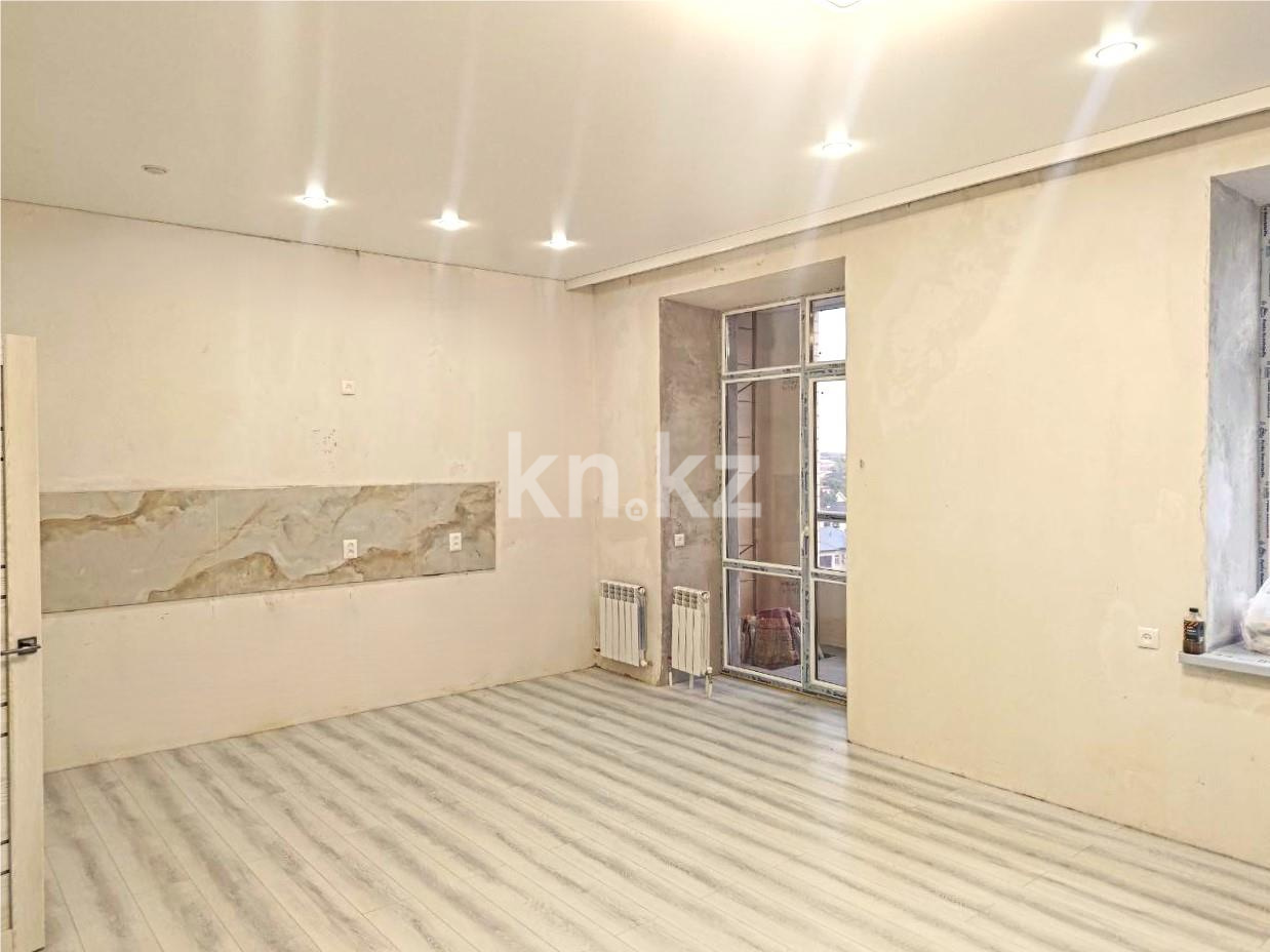 Продажа 2-комнатной квартиры, 60 м², ул. Момышулы, дом  15/2 в Караганде - фото 2