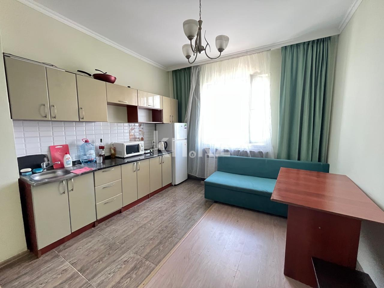 Аренда 1-комнатной квартиры, 38 м² в Астане