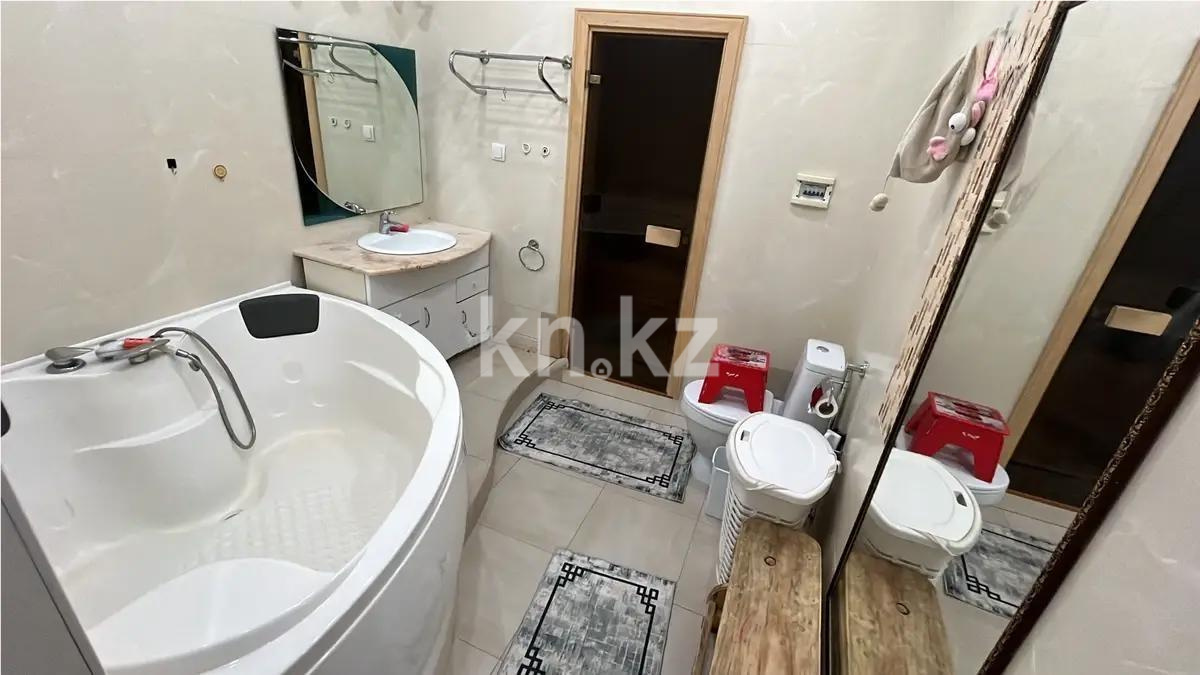 Продажа 4-комнатной квартиры, 135 м², ул. Кунаева, дом  14 в Астане - фото 3