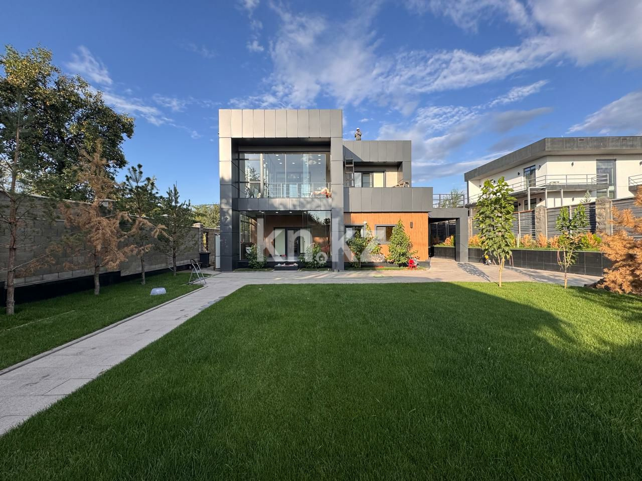 Продажа 5-комнатного дома, 260 м² в Алматы - фото 2