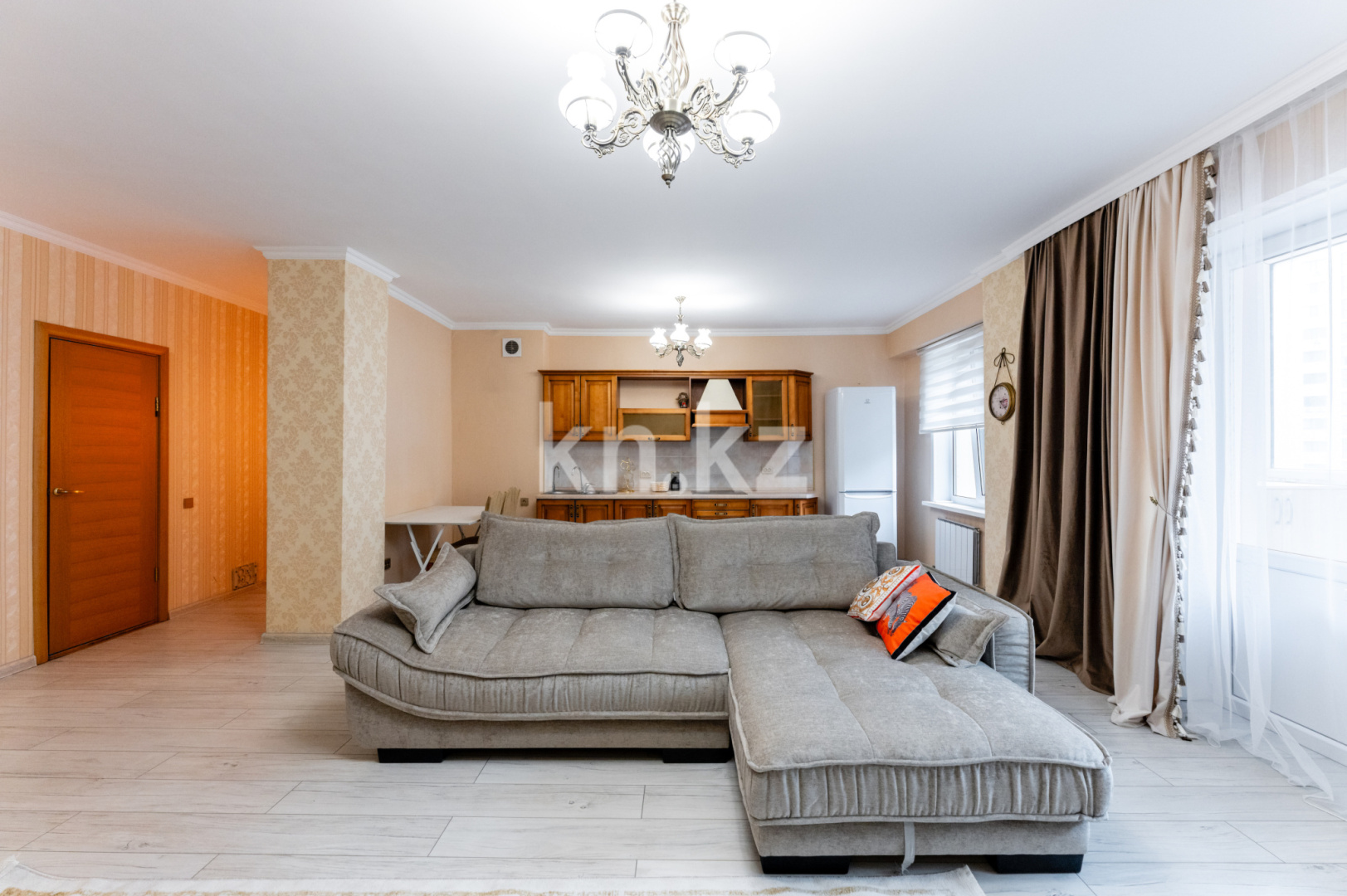 Продажа 2-комнатной квартиры, 76.5 м², ул. Шевченко, дом  8 в Астане