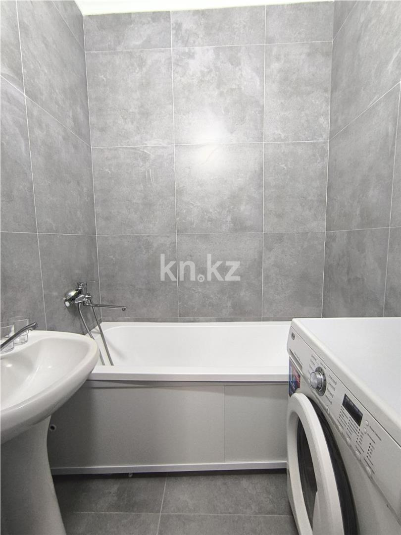 Продажа 2-комнатной квартиры, 65 м², пр. Шахтеров в Караганде - фото 8