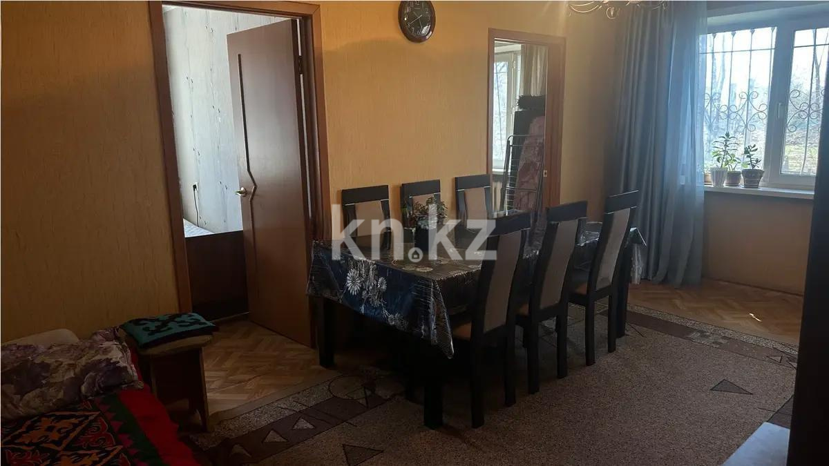 Продажа 4-комнатной квартиры, 61 м², 16 мкр., дом  39 в Караганде