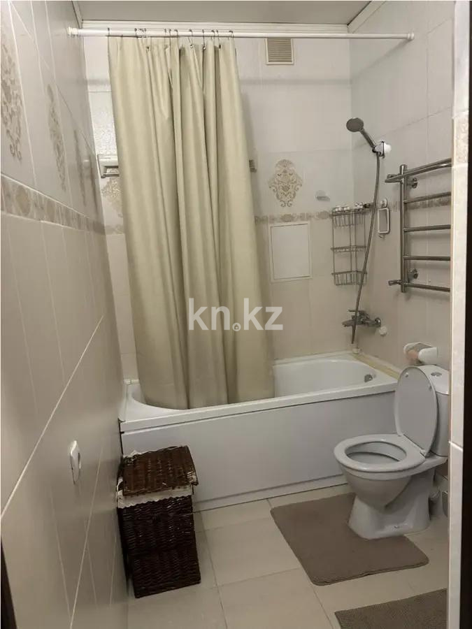 Продажа 2-комнатной квартиры, 70.4 м², ул. Богенбай батыра, дом  279 в Алматы - фото 3