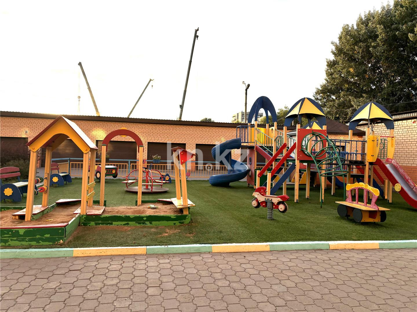 Продажа 4-комнатной квартиры, 188 м², ул. Аманжолова в Караганде - фото 19