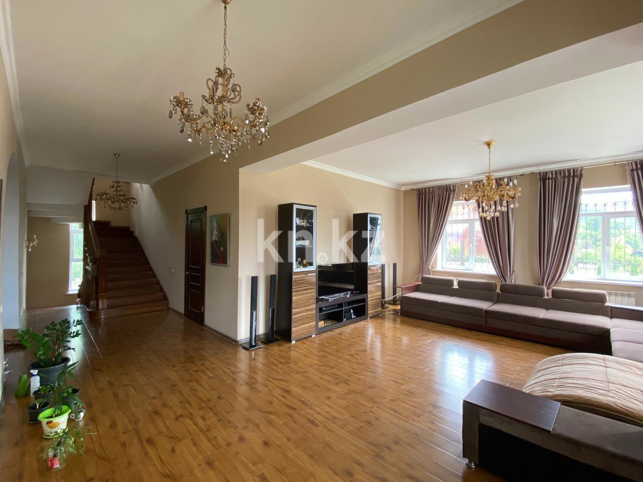 Продажа 7-комнатного дома, 432 м² в Алматы - фото 2