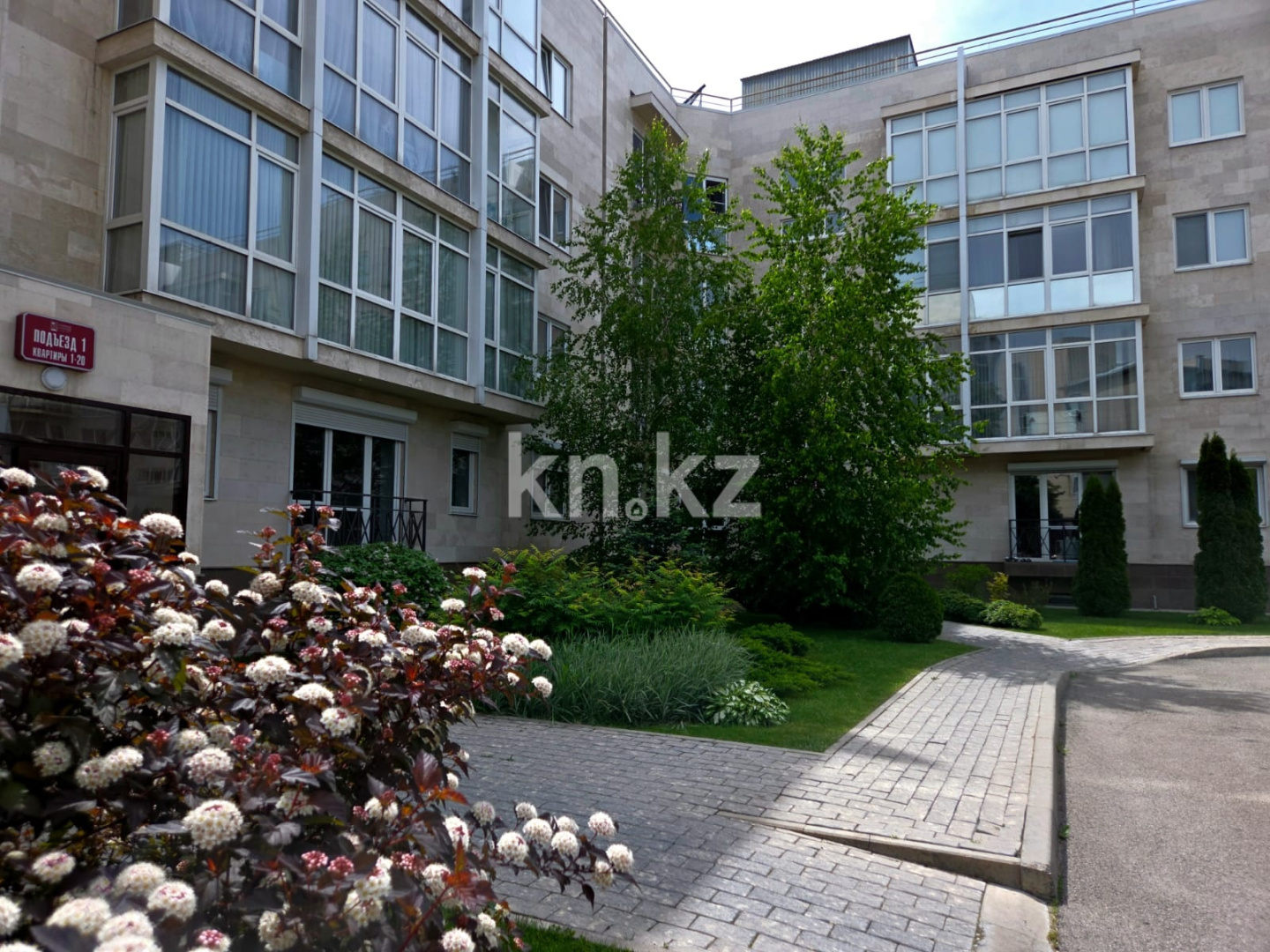 Продажа 2-комнатной квартиры, 83 м² в Алматы - фото 19