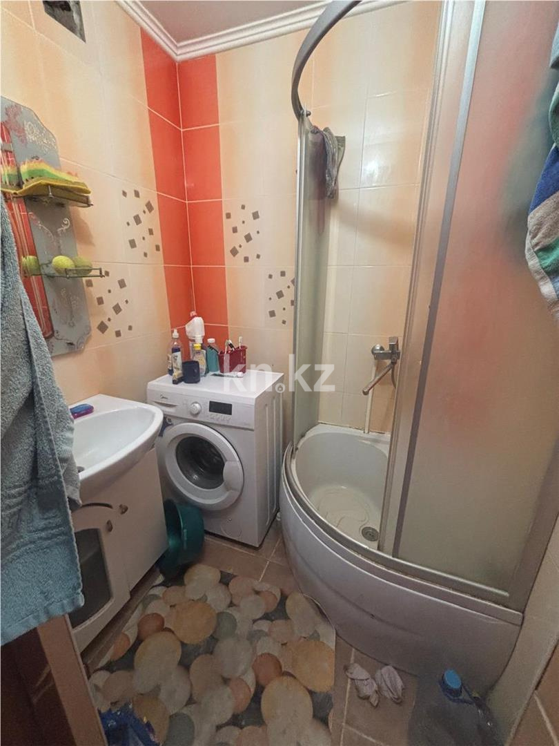 Продажа 3-комнатной квартиры, 63 м², ул. Жекибаева, дом  147 в Караганде - фото 5