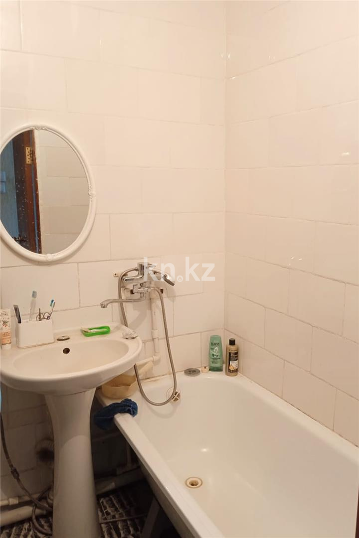 Продажа 2-комнатной квартиры, 47 м², мкр-н 16 в Караганде - фото 9