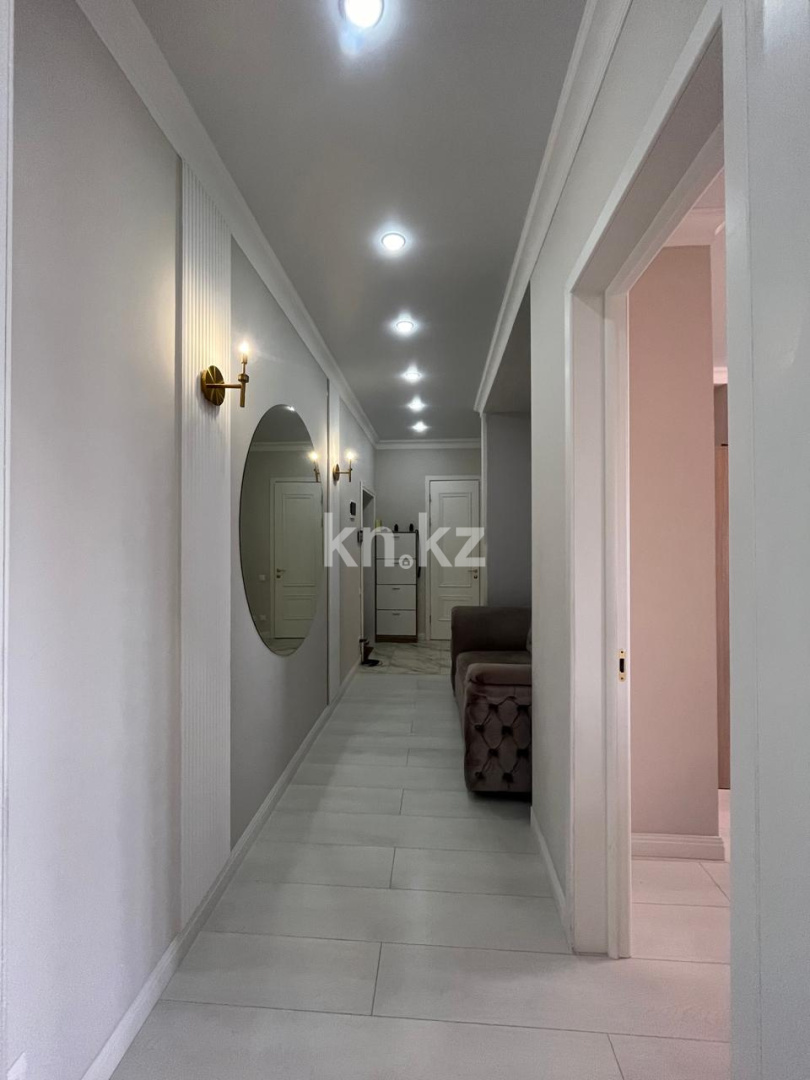 Продажа 3-комнатной квартиры, 76 м², ул. Муканова, дом  1/9 в Караганде - фото 6