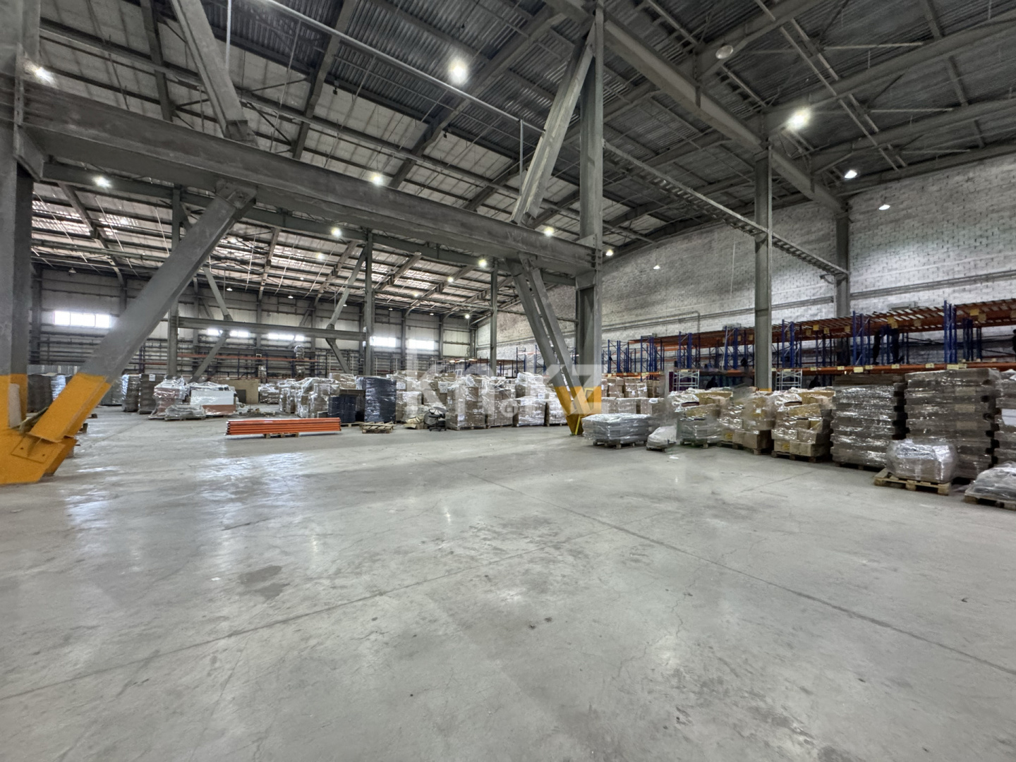 Аренда , 1728 м², Суюнбая, дом  258/4 в Алматы - фото 5