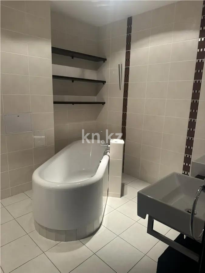 Продажа 4-комнатной квартиры, 268.1 м², пр. Достык, дом  132 в Алматы - фото 3