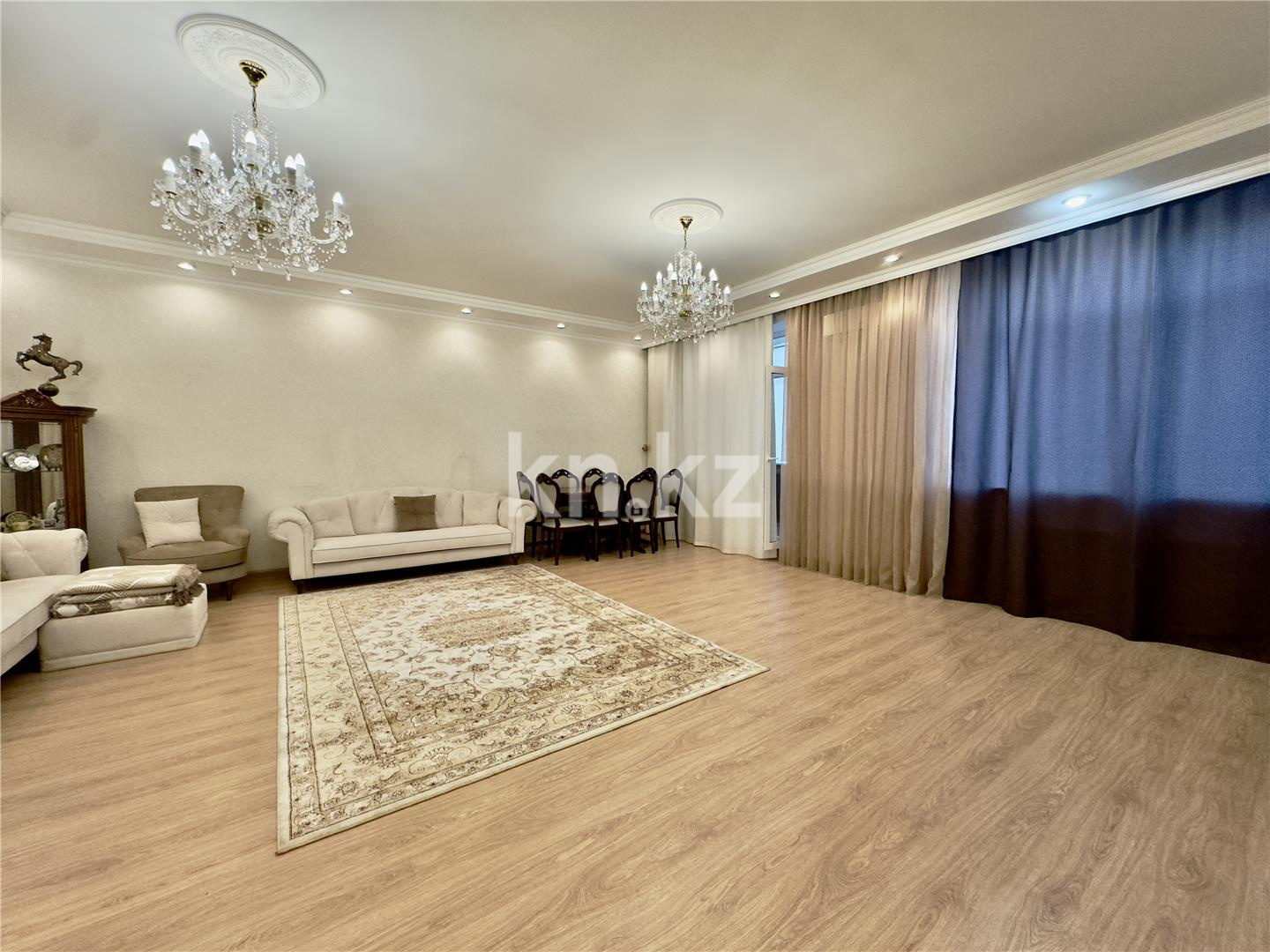 Продажа 5-комнатной квартиры, 217 м², ул. Аманжолова, дом  41 в Караганде - фото 13