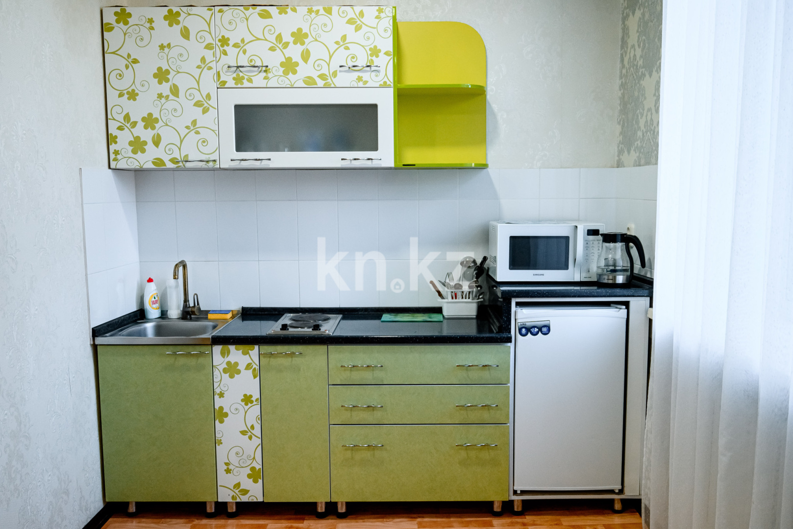 Аренда 1-комнатной квартиры посуточно, 43 м², пр. Республики, дом  93/1 в Темиртау - фото 2