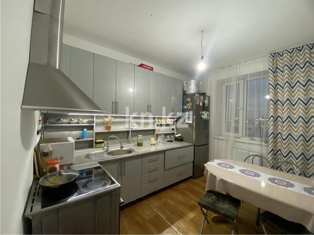 Продажа 2-комнатной квартиры, 69 м², ул. Момышулы, дом  28 в Караганде - фото 6