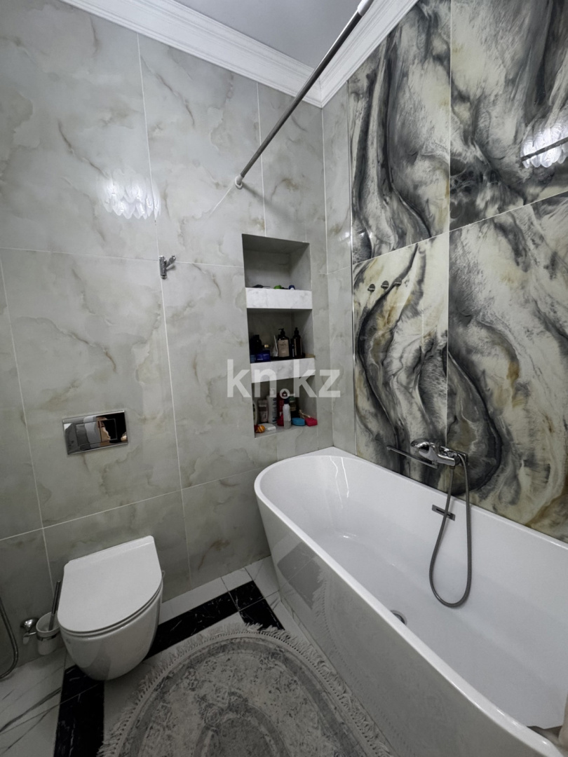 Продажа 3-комнатной квартиры, 111 м², ул. Утеген батыра, дом  11в в Алматы - фото 15