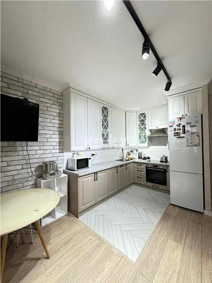 Продажа 2-комнатной квартиры, 72 м², пр. Кошкарбаева, дом  45а в Астане - фото 3